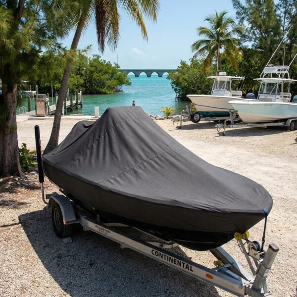 Boston Whaler 150 Sport center console boat cover