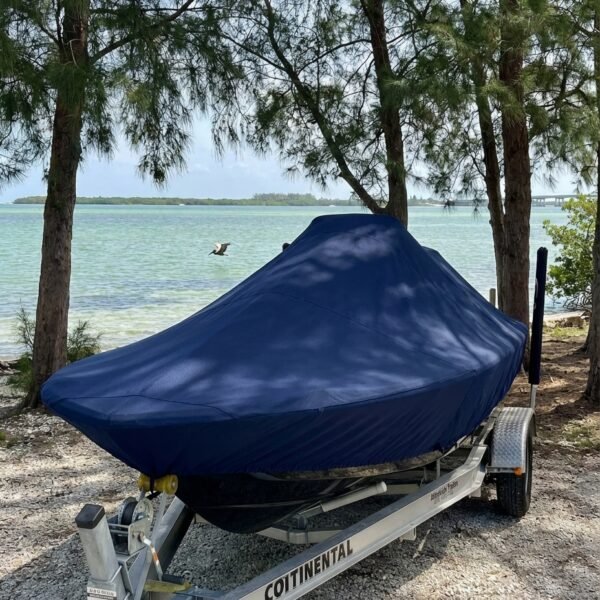 Boston Whaler 17 Dauntless center console boat cover